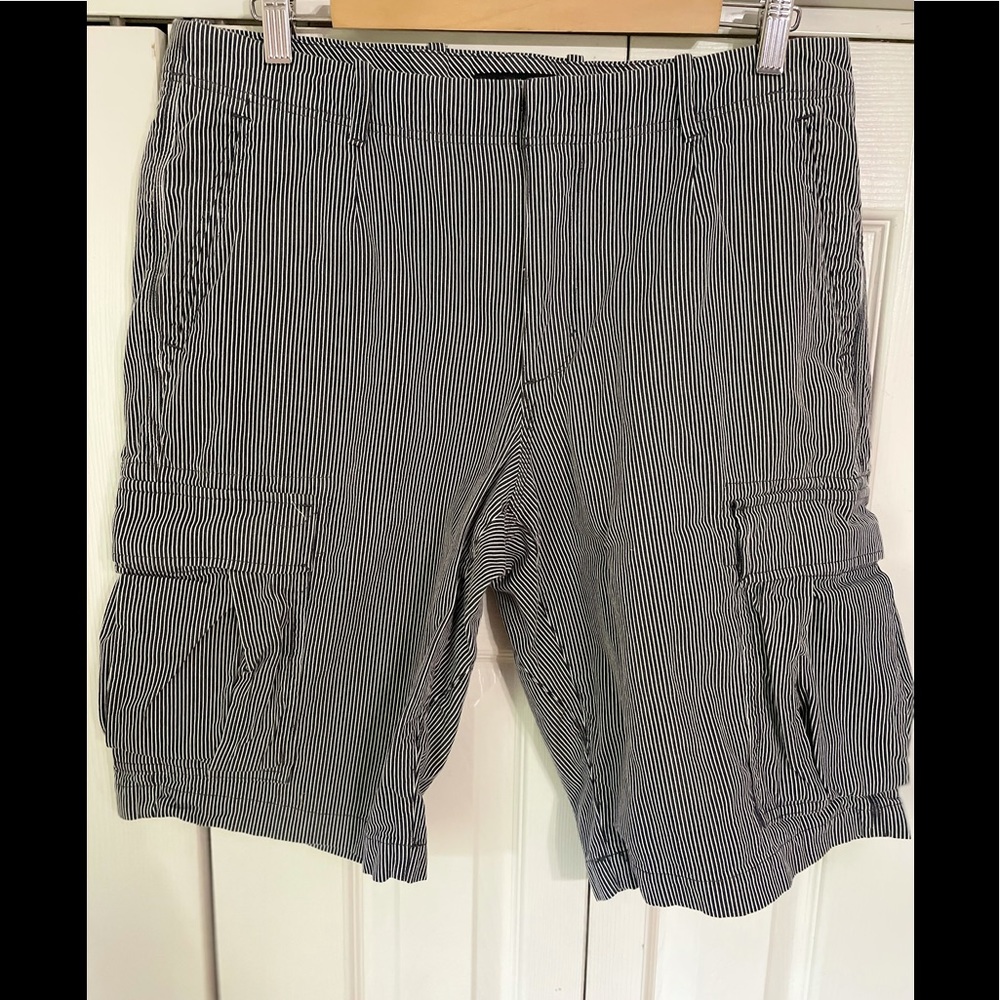 Men’s Banana Republic striped cargo shorts